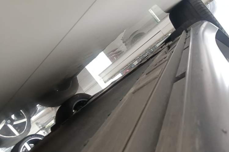 Used ONVO L60 2024 60 kWh Rear-Drive Version Right Side Sill