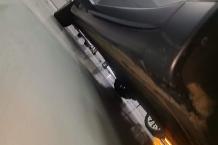 Used ONVO L60 2024 60 kWh Rear-Drive Version Right Side Sill