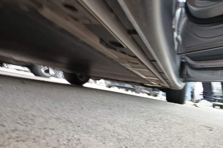 Used ONVO L60 2024 60 kWh Rear-Drive Version Right Side Sill