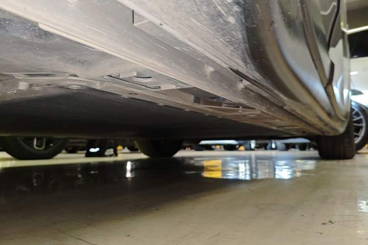 Used ONVO L60 2024 60 kWh Rear-Drive Version Right Side Sill