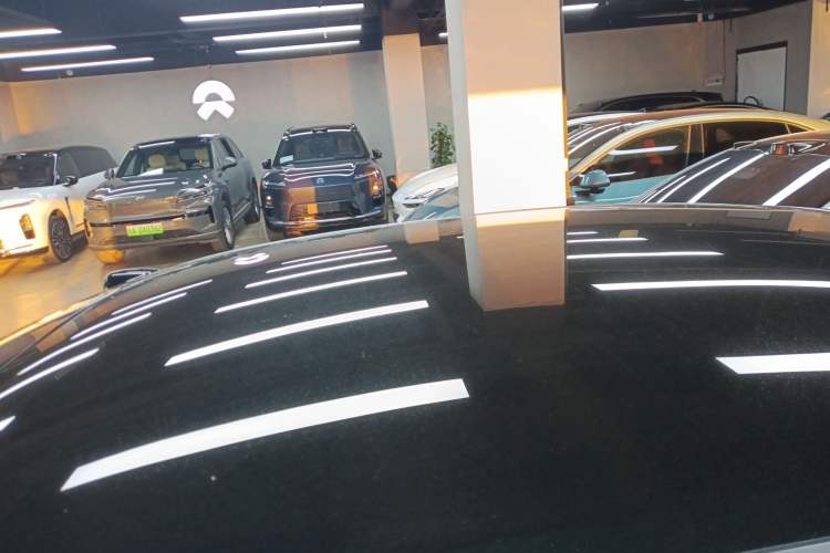 Used ONVO L60 2024 60 kWh All-Wheel Drive Roof