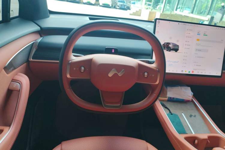 Used ONVO L60 2024 60 kWh All-Wheel Drive Steering Wheel