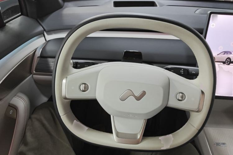 Used ONVO L60 2024 60 kWh All-Wheel Drive Steering Wheel