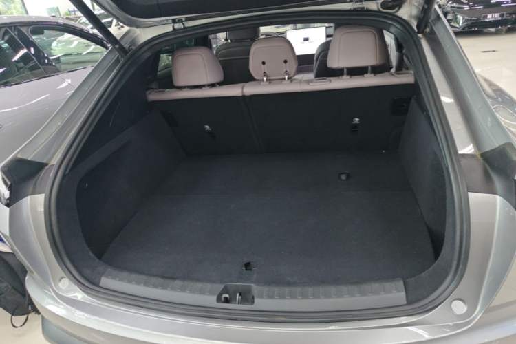 Used ONVO L60 2024 60 kWh Rear-Drive Version Trunk