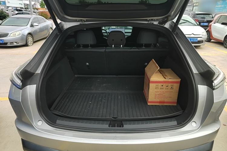 Used ONVO L60 2024 60 kWh Rear-Drive Version Trunk