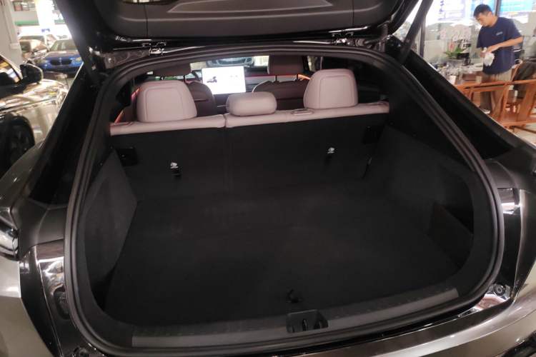 Used ONVO L60 2024 60 kWh Rear-Drive Version Trunk
