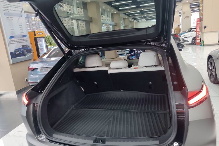 Used ONVO L60 2024 60 kWh All-Wheel Drive Trunk