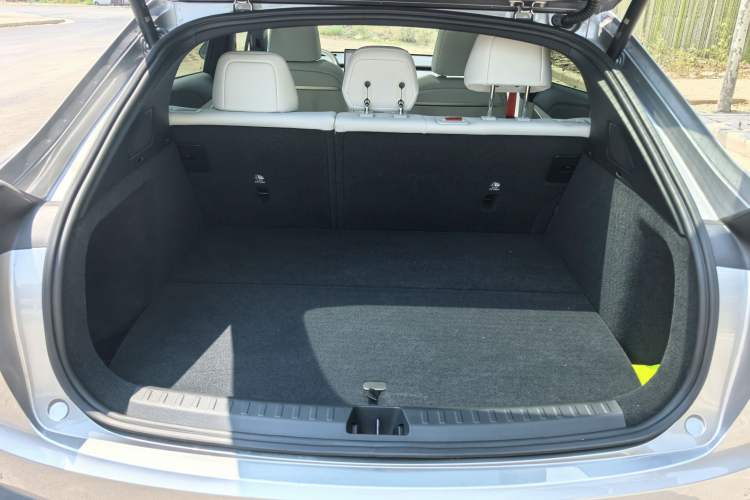 Used ONVO L60 2024 60 kWh Rear-Drive Version Trunk