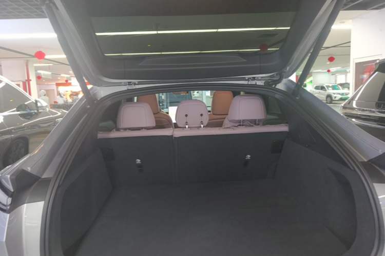 Used ONVO L60 2024 60 kWh Rear-Drive Version Trunk