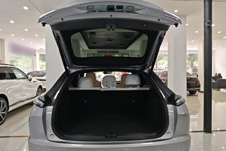 Used ONVO L60 2024 60 kWh Rear-Drive Version Trunk