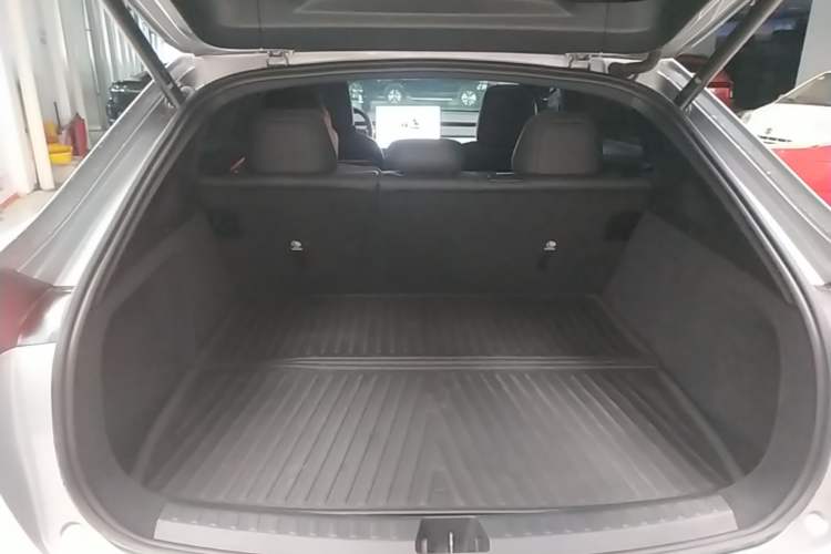 Used ONVO L60 2024 60 kWh Rear-Drive Version Trunk