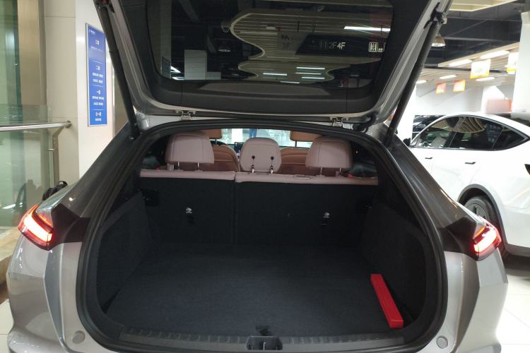 Used ONVO L60 2024 60 kWh Rear-Drive Version Trunk