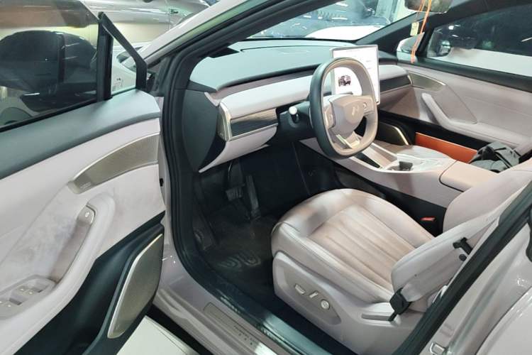 Used ONVO L60 2024 60 kWh Rear-Drive Version Driver Seat