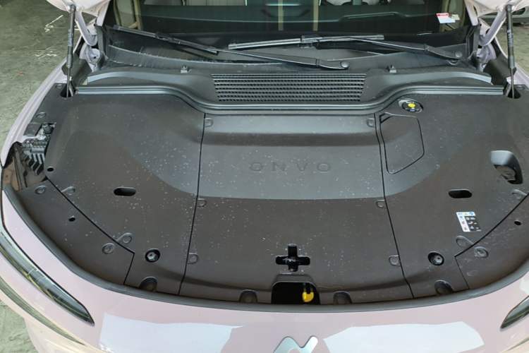 Used ONVO L60 2024 60 kWh Rear-Drive Version Engine Bay