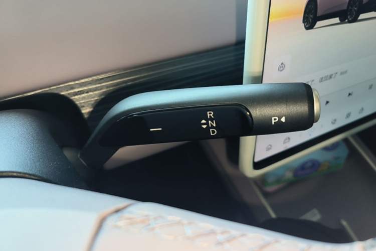 Used ONVO L60 2024 60 kWh Rear-Drive Version Gear Lever