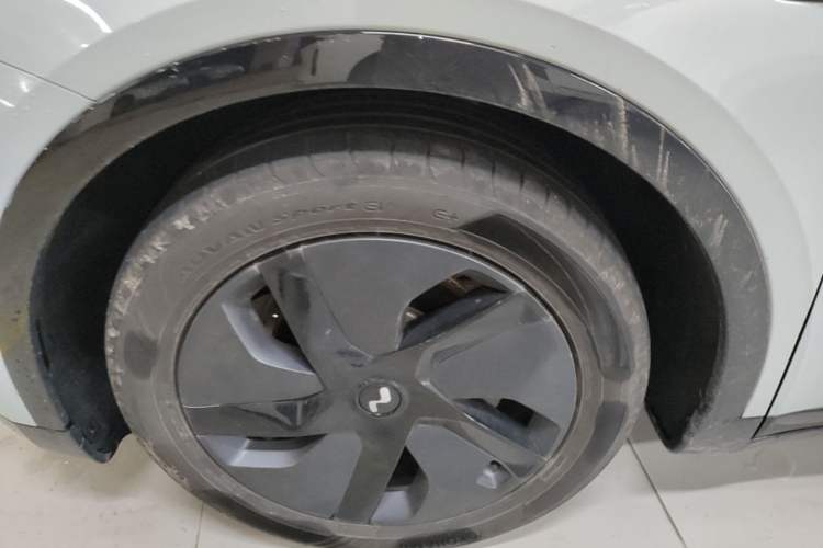 Used ONVO L60 2024 60 kWh Rear-Drive Version Left Front Wheel Hub