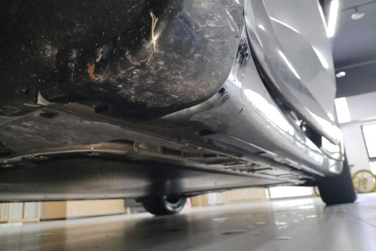 Used ONVO L60 2024 60 kWh Rear-Drive Version Left Side Sill