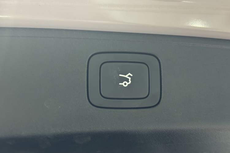 Used ONVO L60 2024 60 kWh Rear-Drive Version Interior 11