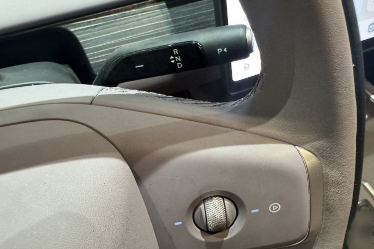 Used ONVO L60 2024 60 kWh Rear-Drive Version Interior 6