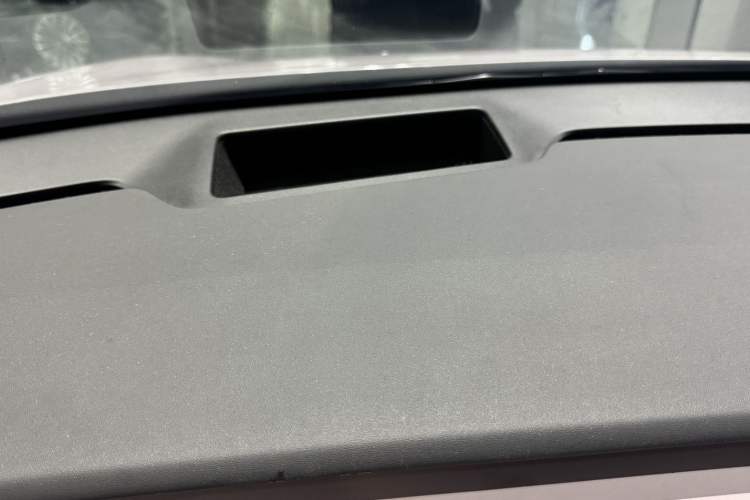 Used ONVO L60 2024 60 kWh Rear-Drive Version Interior 8