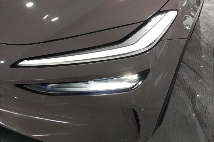 Used ONVO L60 2024 60 kWh Rear-Drive Version Left Front Headlight
