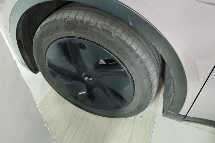 Used ONVO L60 2024 60 kWh Rear-Drive Version Left Front Wheel Hub