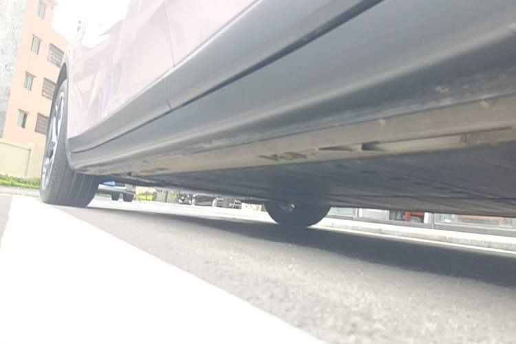 Used ONVO L60 2024 60 kWh Rear-Drive Version Left Side Sill