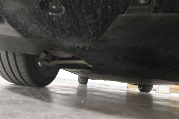 Used ONVO L60 2024 60 kWh Rear-Drive Version Chassis Front Right