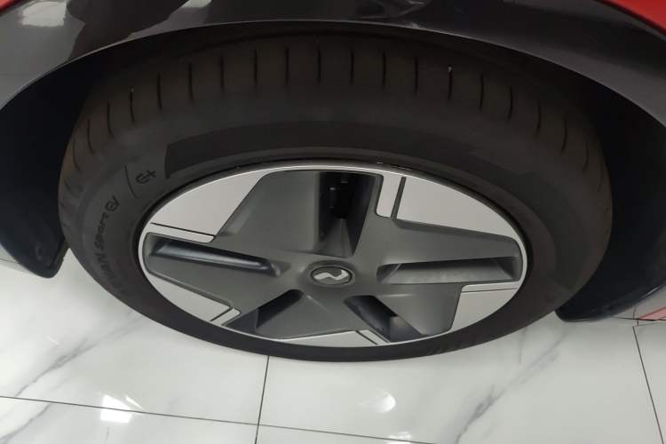 Used ONVO L60 2024 60 kWh Rear-Drive Version Exterior 3