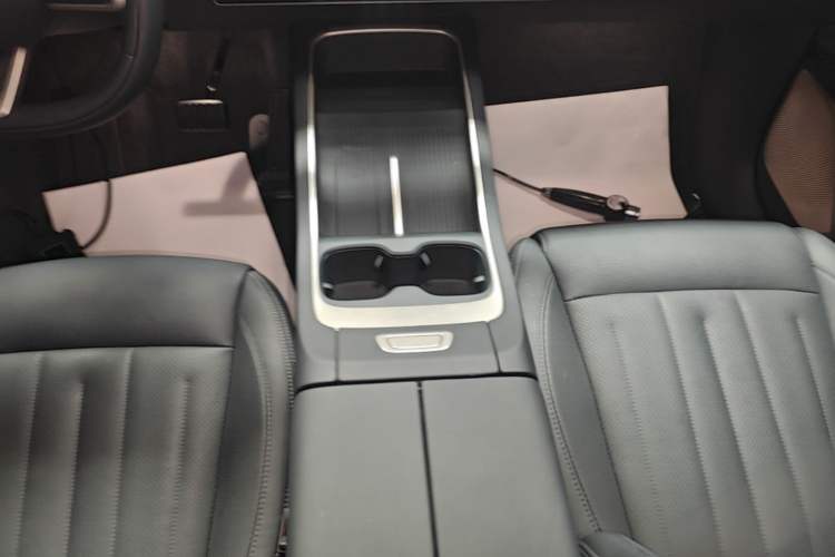 Used ONVO L60 2024 60 kWh Rear-Drive Version Gear Lever