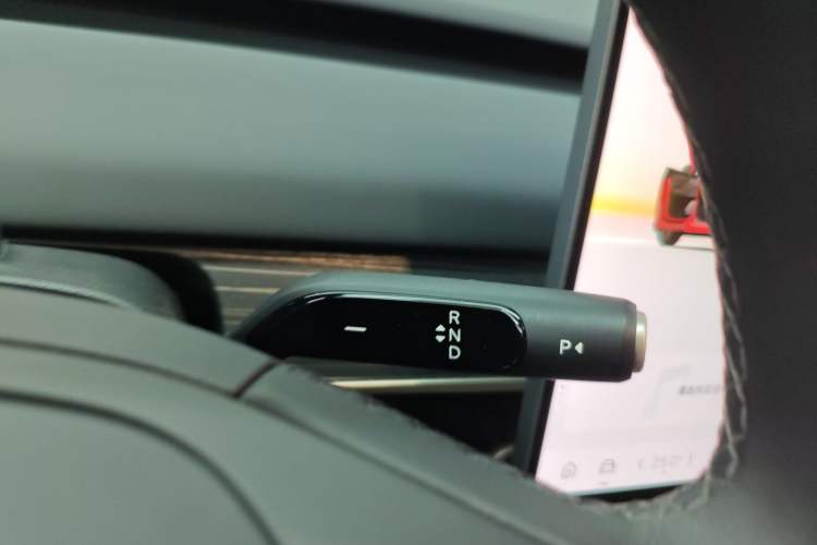 Used ONVO L60 2024 60 kWh All-Wheel Drive Gear Lever
