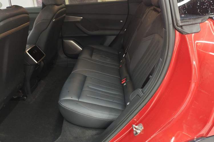 Used ONVO L60 2024 60 kWh All-Wheel Drive Interior 4