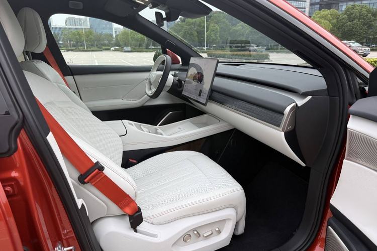 Used ONVO L60 2024 60 kWh Rear-Drive Version Interior 8