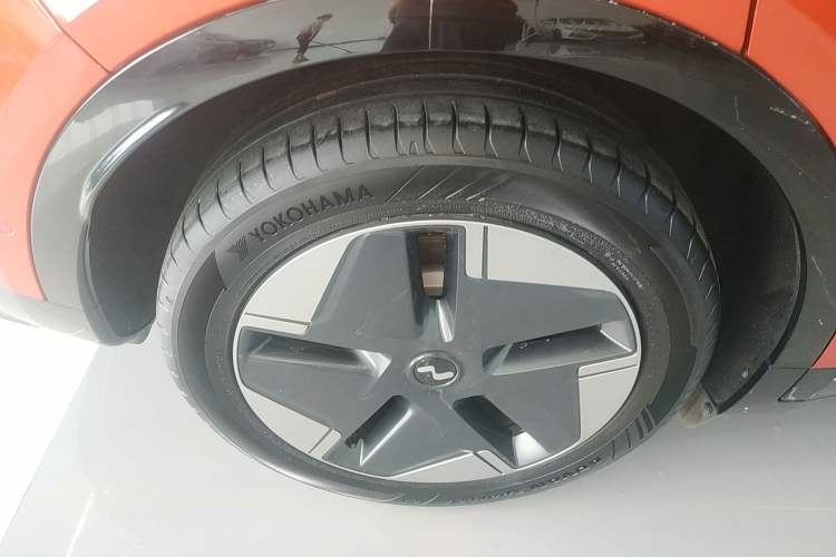 Used ONVO L60 2024 60 kWh Rear-Drive Version Right Rear Wheel Hub