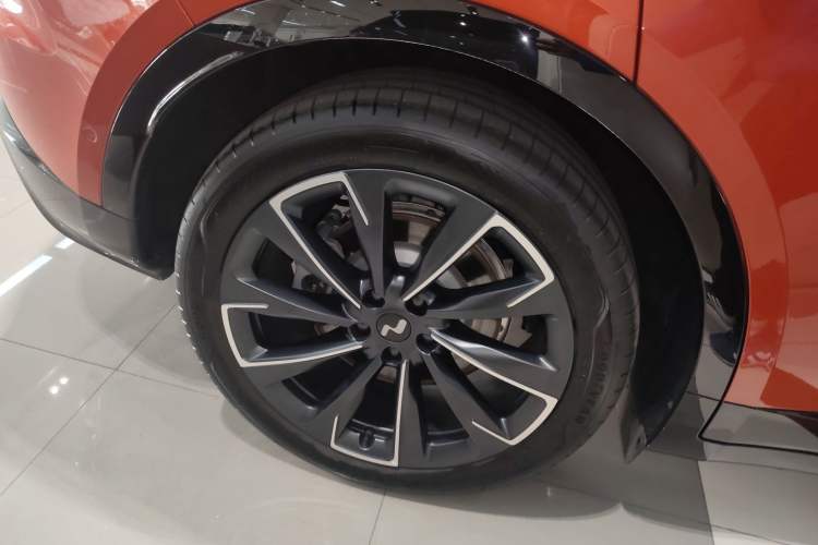 Used ONVO L60 2024 60 kWh All-Wheel Drive Right Rear Wheel Hub