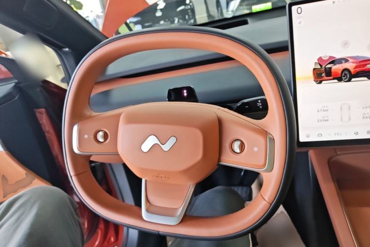 Used ONVO L60 2024 60 kWh All-Wheel Drive Steering Wheel