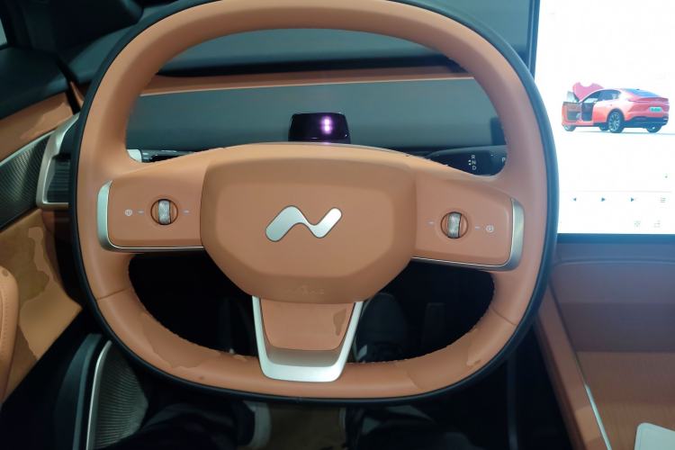 Used ONVO L60 2024 60 kWh All-Wheel Drive Steering Wheel
