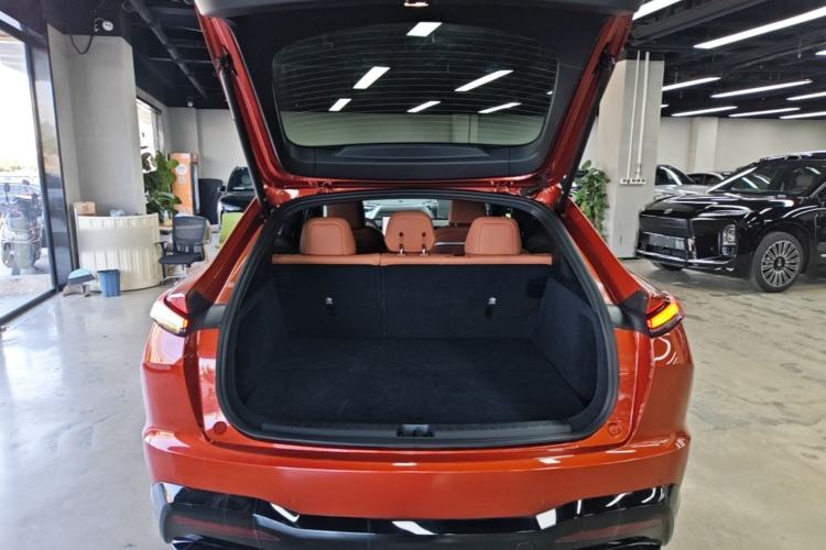Used ONVO L60 2024 60 kWh All-Wheel Drive Trunk