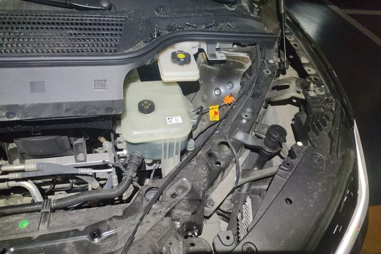 Used ONVO L60 2024 60 kWh Rear-Drive Version Engine Bay Left