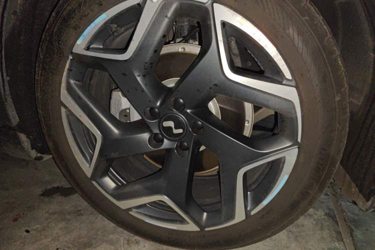 Used ONVO L60 2024 60 kWh Rear-Drive Version Right Front Wheel Hub
