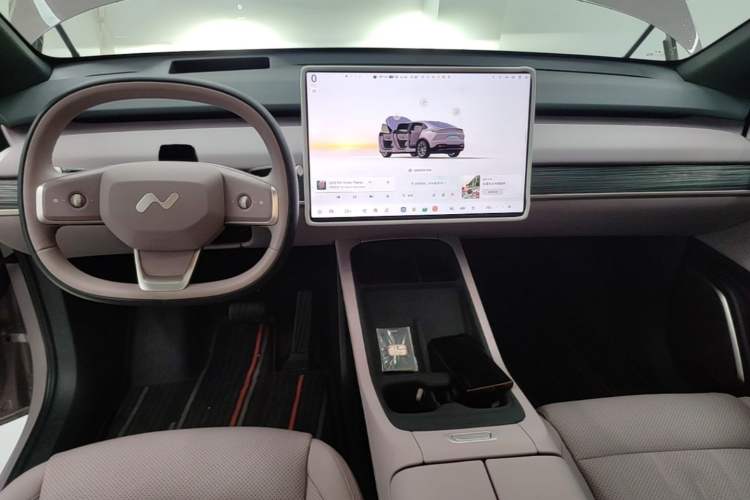 Used ONVO L60 2024 60 kWh Rear-Drive Version Audio And AC Panel