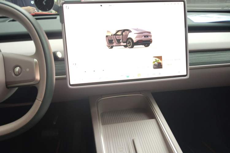 Used ONVO L60 2024 60 kWh Rear-Drive Version Audio And AC Panel