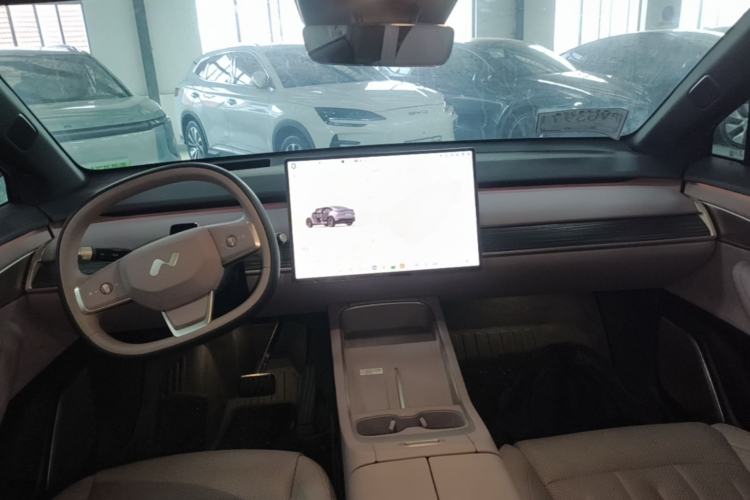 Used ONVO L60 2024 60 kWh Rear-Drive Version Center Console