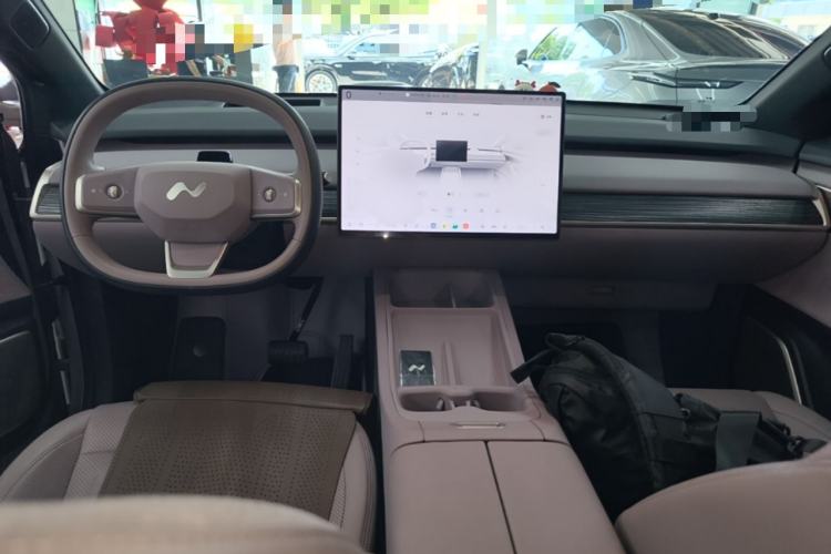 Used ONVO L60 2024 60 kWh Rear-Drive Version Center Console
