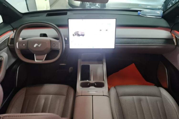 Used ONVO L60 2024 60 kWh Rear-Drive Version Center Console