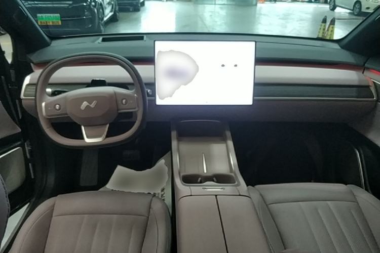 Used ONVO L60 2024 60 kWh Rear-Drive Version Center Console