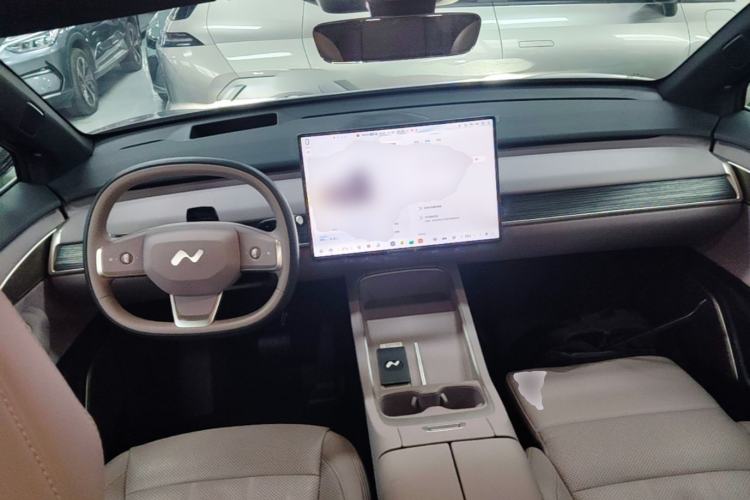 Used ONVO L60 2024 60 kWh Rear-Drive Version Center Console