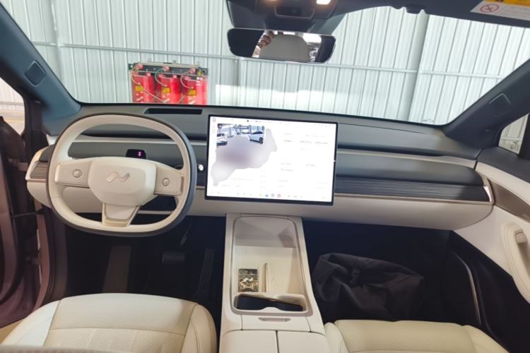 Used ONVO L60 2024 60 kWh Rear-Drive Version Center Console