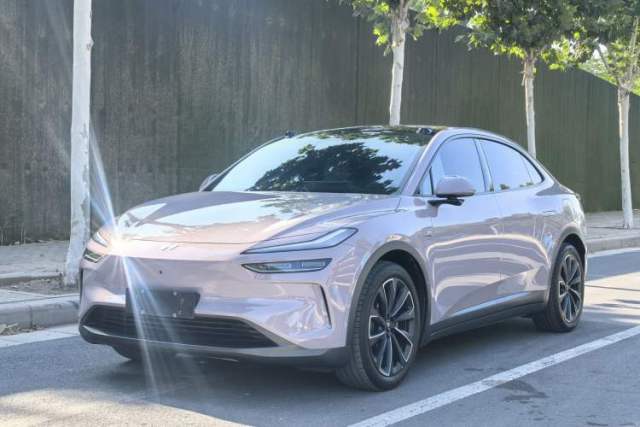Used ONVO L60 2024 60 kWh Rear-Drive Version