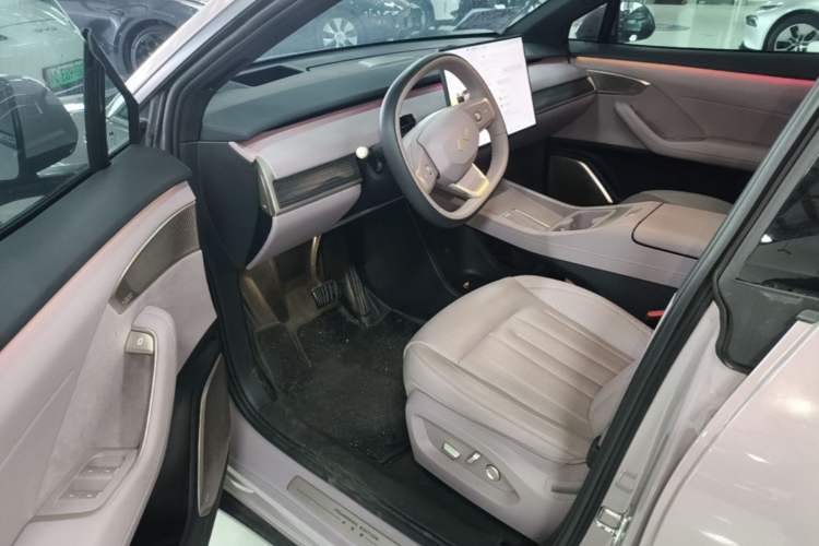 Used ONVO L60 2024 60 kWh Rear-Drive Version Driver Seat